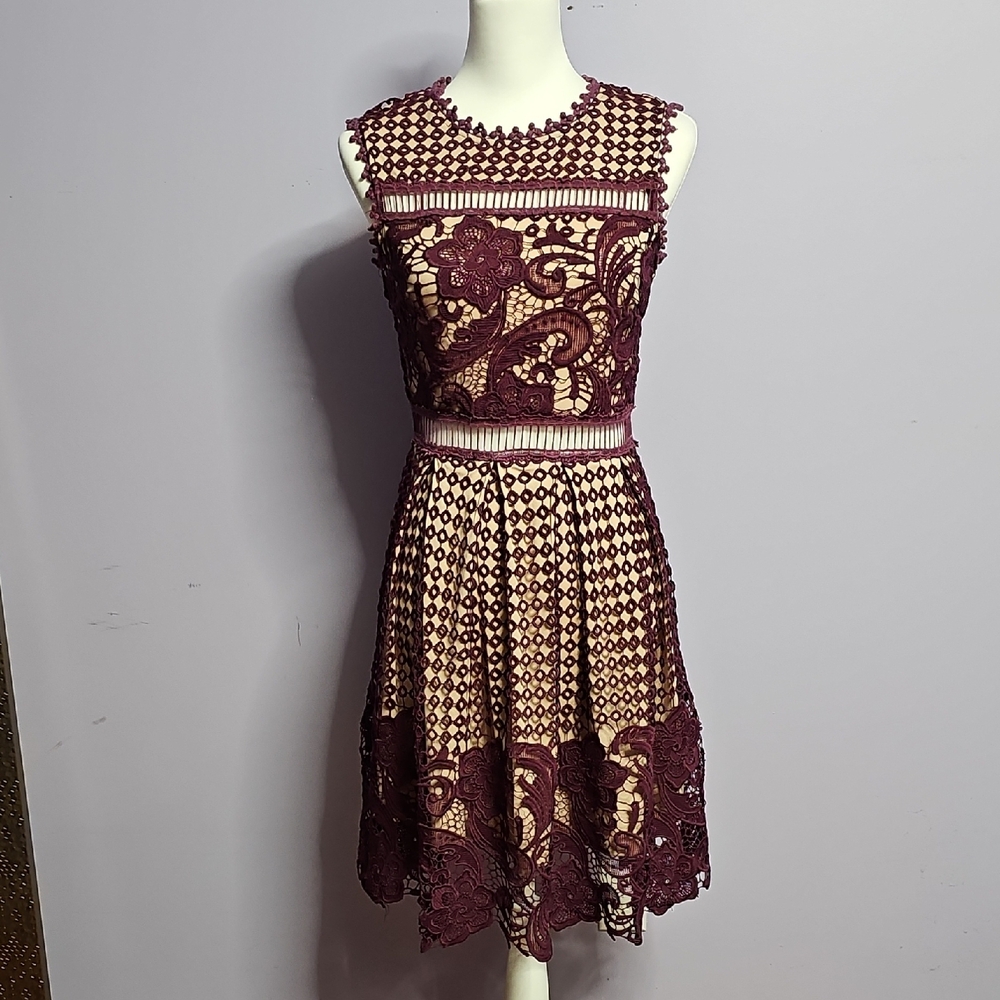 LA ROPERIA Pleated Cream w/Maroon Crochet Overlay Midi Dress